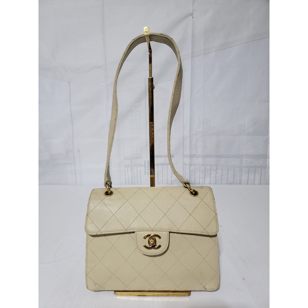 CHANEL Vintage Caviar Beige Flap Bag Beige Cream 24k Gold
